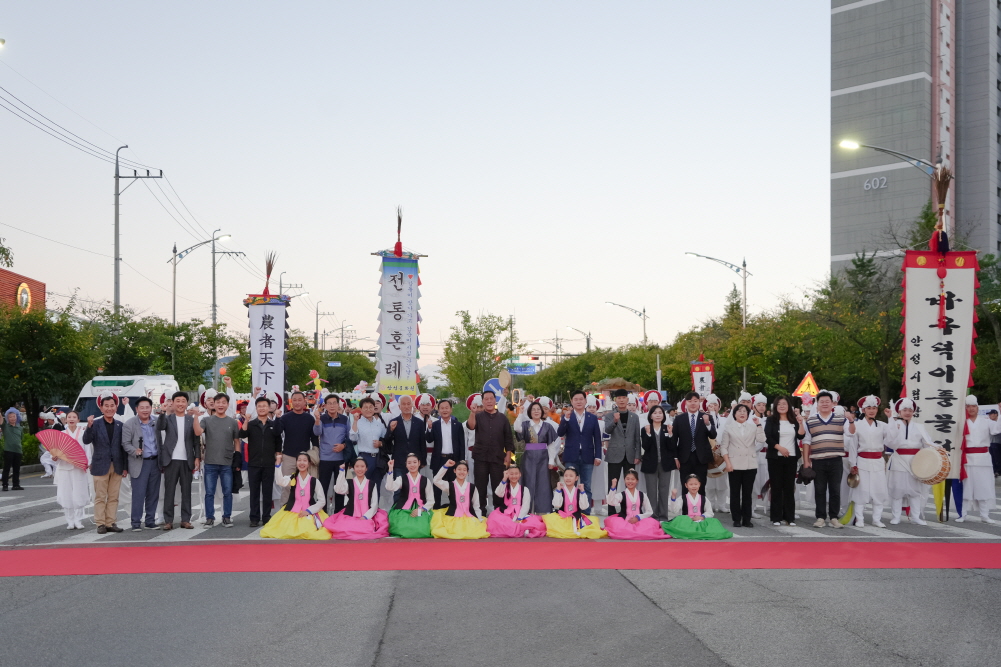 '2025 안성맞춤 남사당 바우덕이 축제  길놀이 및 전야제' 게시글의 사진(4)