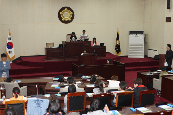 '미양초등학교 3,4,5,6학년 학생 안성시의회 방문' 게시글의 사진(6)