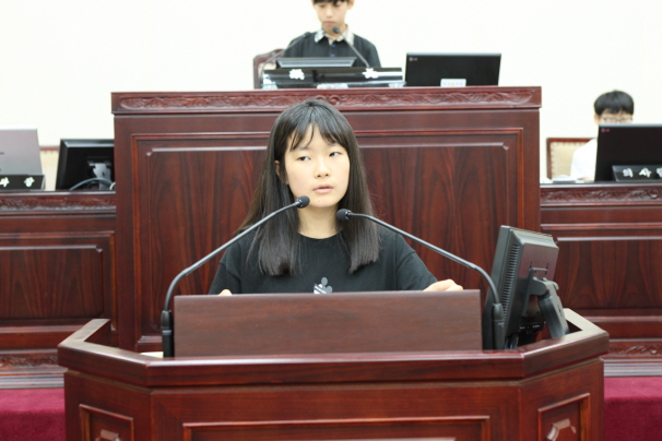 '대덕초등학교 5,6학년 학생 안성시의회 방문' 게시글의 사진(3)