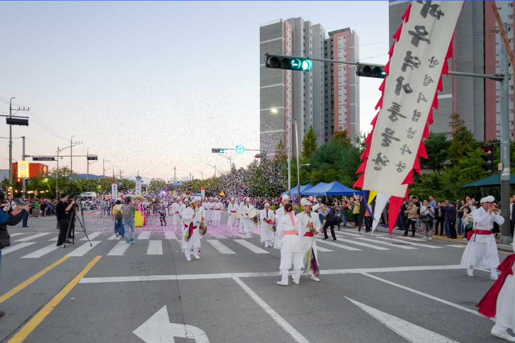 '2025 안성맞춤 남사당 바우덕이 축제  길놀이 및 전야제' 게시글의 사진(19)