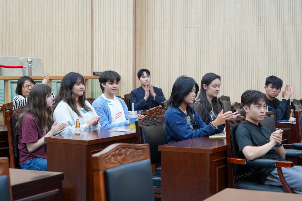 '2025년 브레아시 청소년 방문단 안성시의회 견학' 게시글의 사진(8)