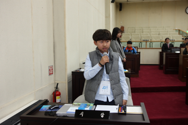 '안성청년회의소 주관 관내초등학교 회장단 안성시의회 방문' 게시글의 사진(4)