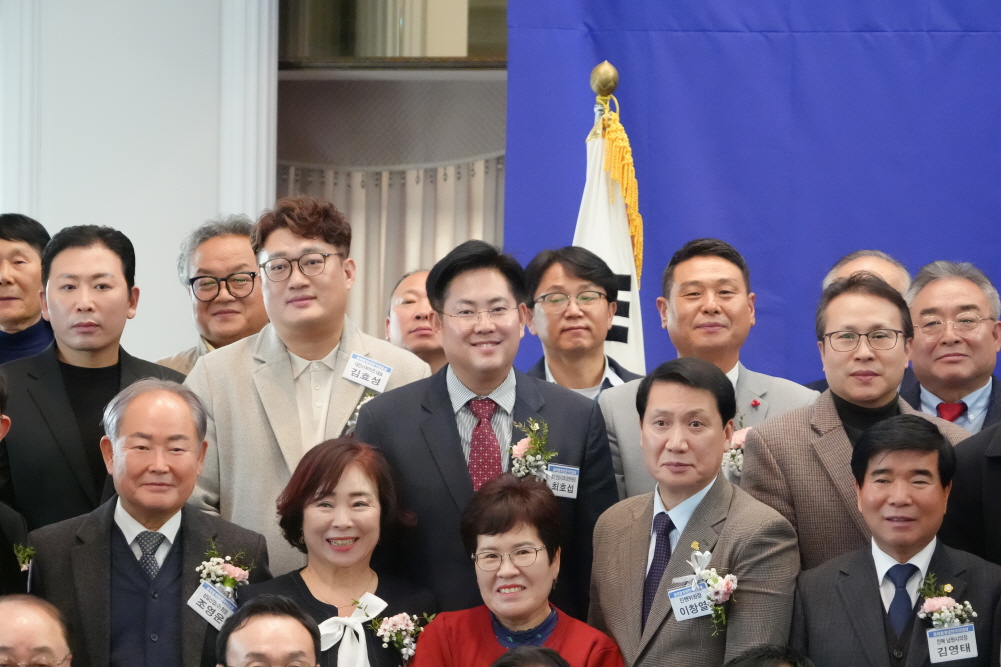 '제11회 올해를 빛낸 한국인 대상 시상식' 게시글의 사진(3)
