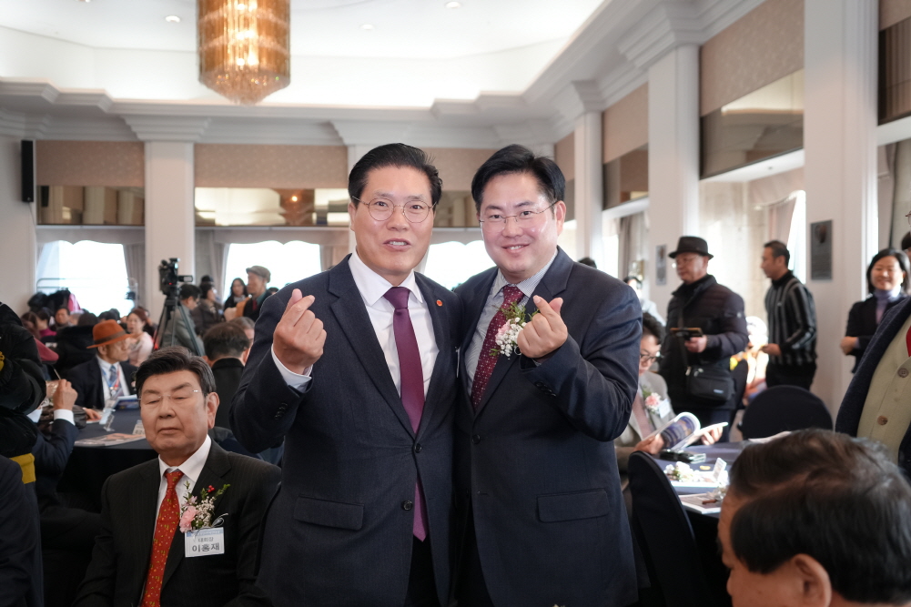 '제11회 올해를 빛낸 한국인 대상 시상식' 게시글의 사진(6)