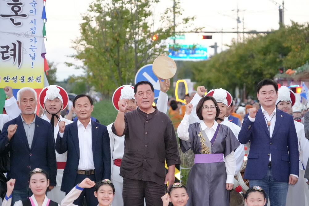 '2025 안성맞춤 남사당 바우덕이 축제  길놀이 및 전야제' 게시글의 사진(1)
