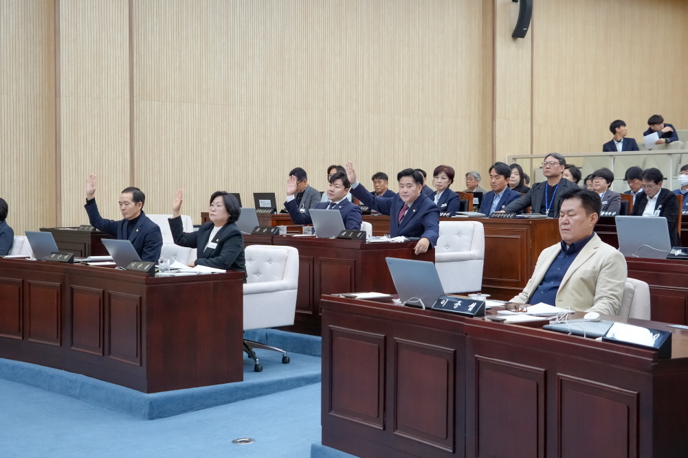 '제235회 안성시의회 제2차 정례회 제2차 본회의' 게시글의 사진(17)