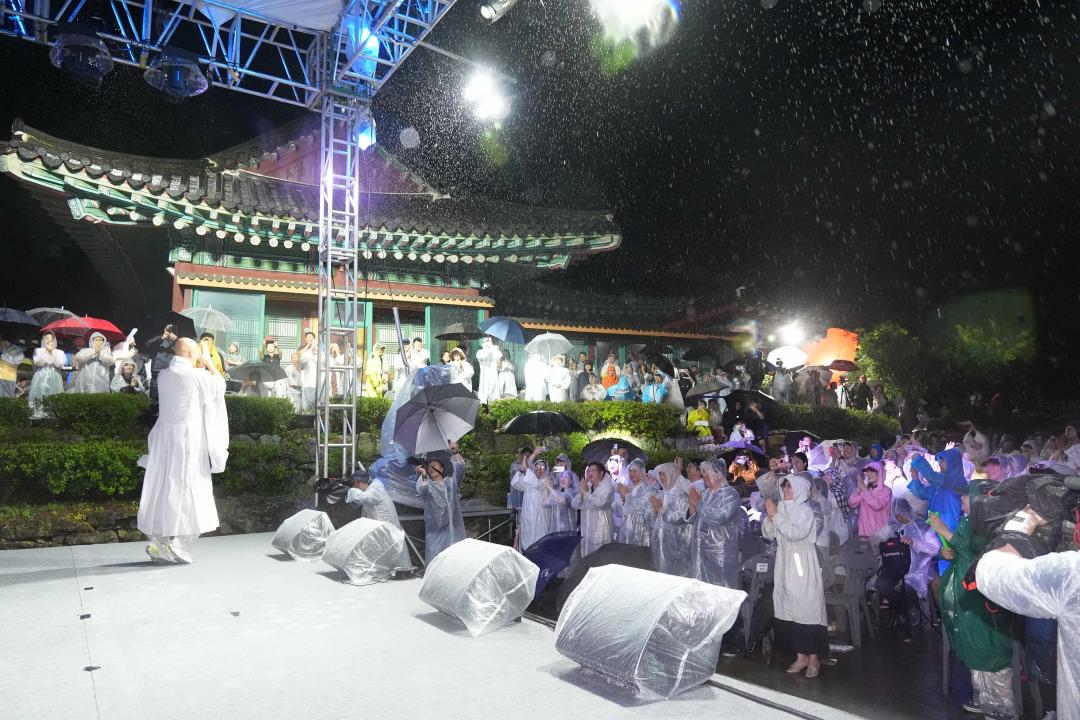 '제7회 서운산 소원 풍등 날리기 산사음악회' 게시글의 사진(12)