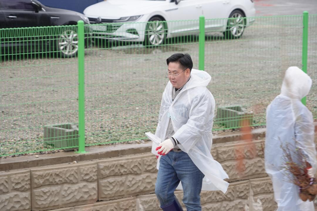 '죽산 비봉산 나무심기' 게시글의 사진(19)