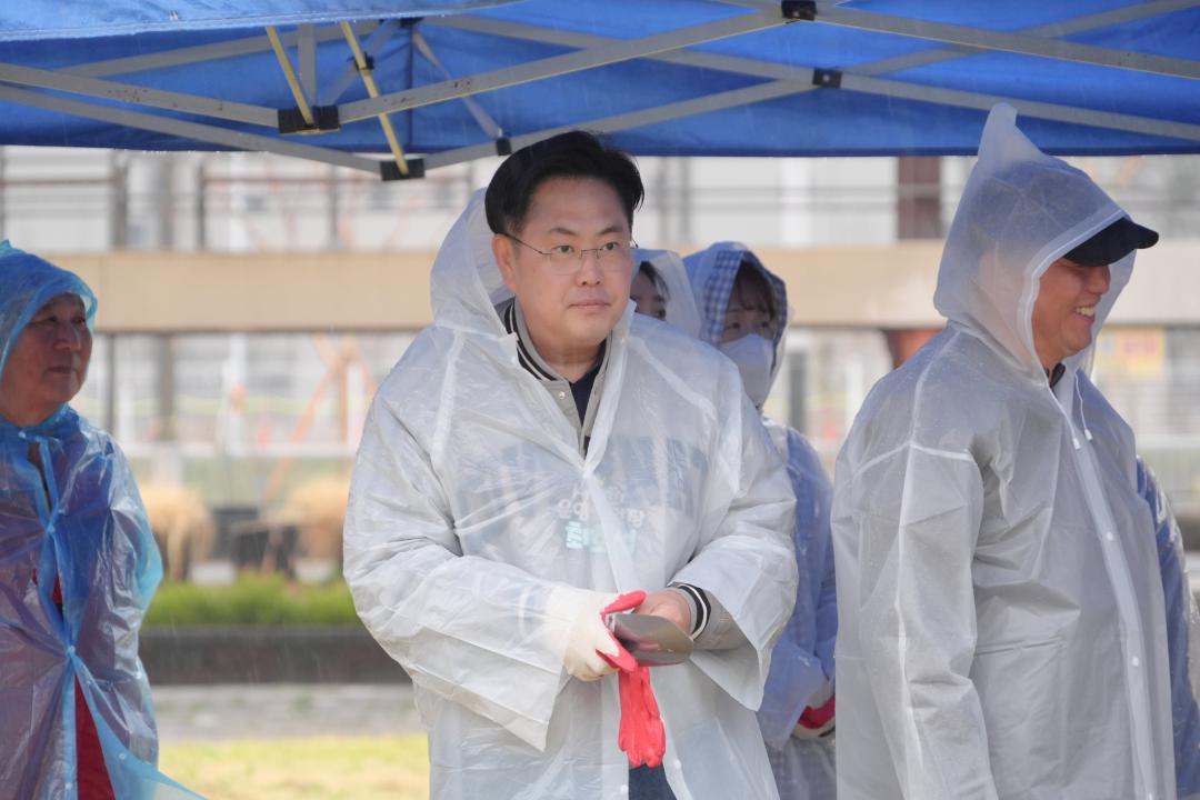 '죽산 비봉산 나무심기' 게시글의 사진(4)