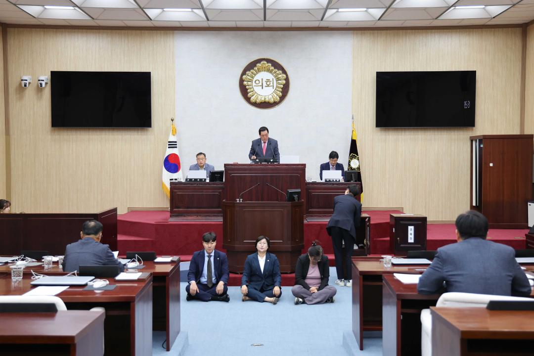 '제224회 안성시의회 제1차 정례회 제3차 본회의' 게시글의 사진(14) '제224회 안성시의회 제1차 정례회 제3차 본회의' 게시글의 사진(14)