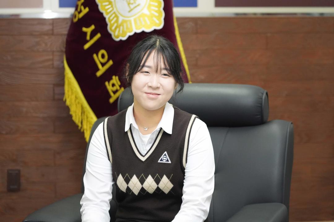'김효성 한국고등학교 검도상비군 안성시의회 방문' 게시글의 사진(14) '김효성 한국고등학교 검도상비군 안성시의회 방문' 게시글의 사진(14)