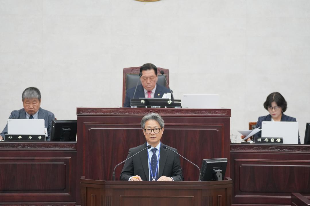 '제239회 안성시의회 임시회 1차 본회의' 게시글의 사진(6)