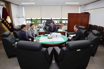 오지용 안성경찰서장 의장실 방문