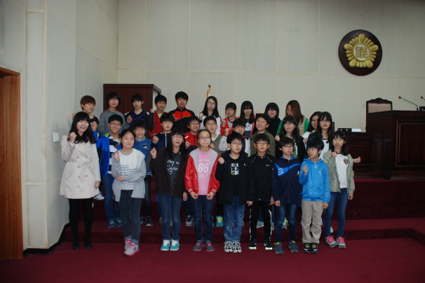 '내혜홀초등학교 6학년 학생 안성시의회 방문 ' 게시글의 사진(6)