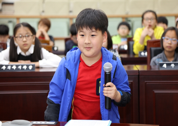 '백성초등학교 4학년 1,2반 열의의회 개최' 게시글의 사진(2)