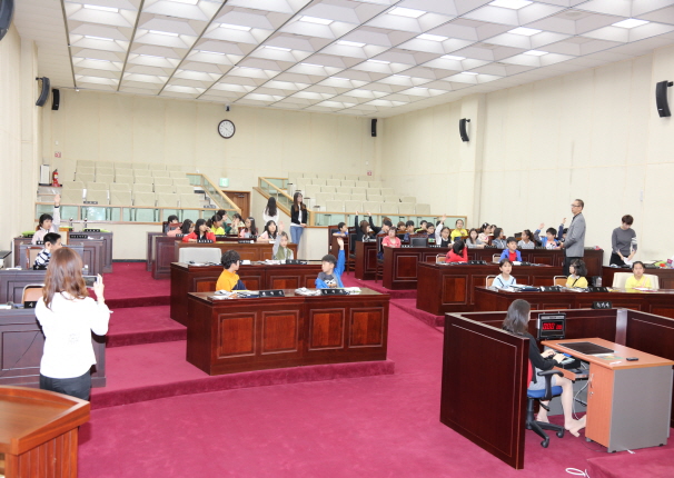 '백성초등학교 4학년 1,2반 열의의회 개최' 게시글의 사진(7)