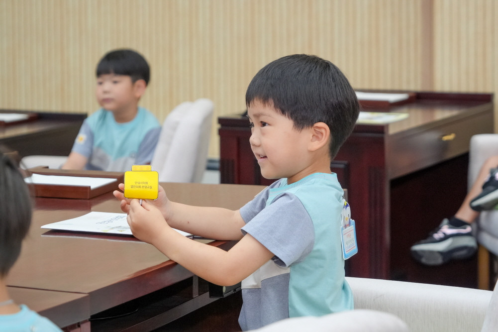 '새롬키즈 어린이집 열린의회 운영교실' 게시글의 사진(16)