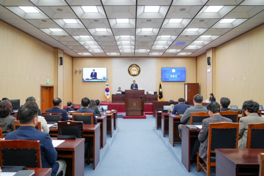 '제237회 안성시의회 임시회 제1차 본회의' 게시글의 사진(2)