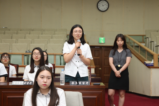 '안성여자고등학교 학생 34명 안성시의회 방문' 게시글의 사진(8)