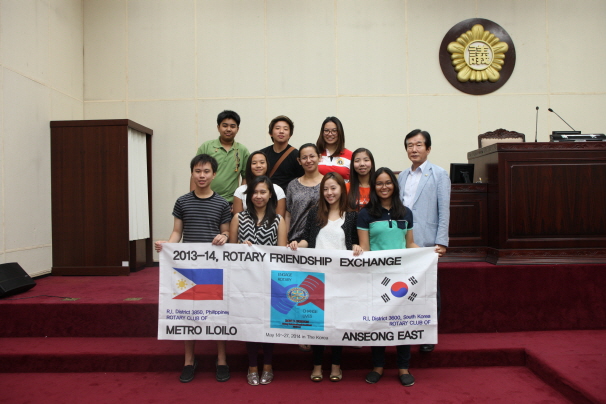 '필리핀 일노일노 로타리클럽 회원 의회 방문' 게시글의 사진(2)