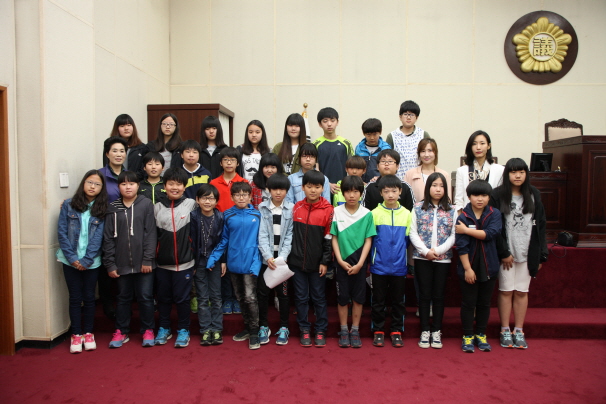 내혜홀초등학교 6학년 학생 안성시의회 방문