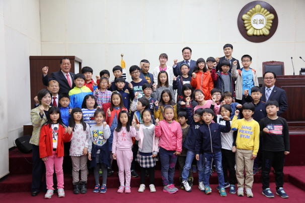일죽방초등학교 열린의회 개의