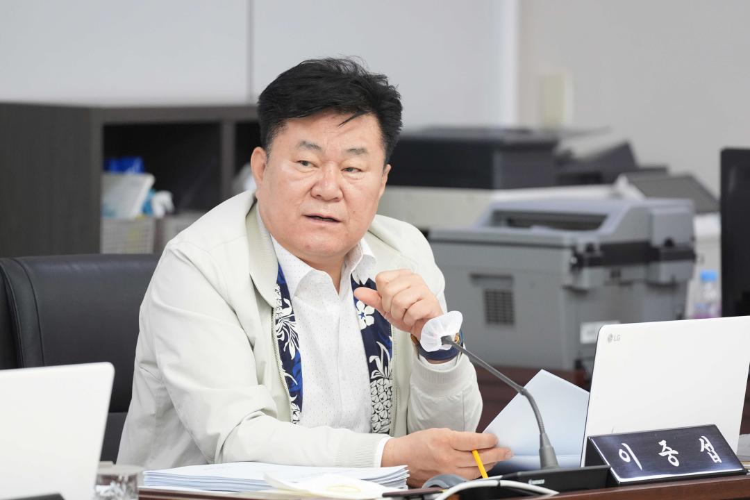 '제223회 안성시의회 임시회 제1차 조례등심사특별위원회' 게시글의 사진(12) '제223회 안성시의회 임시회 제1차 조례등심사특별위원회' 게시글의 사진(12)