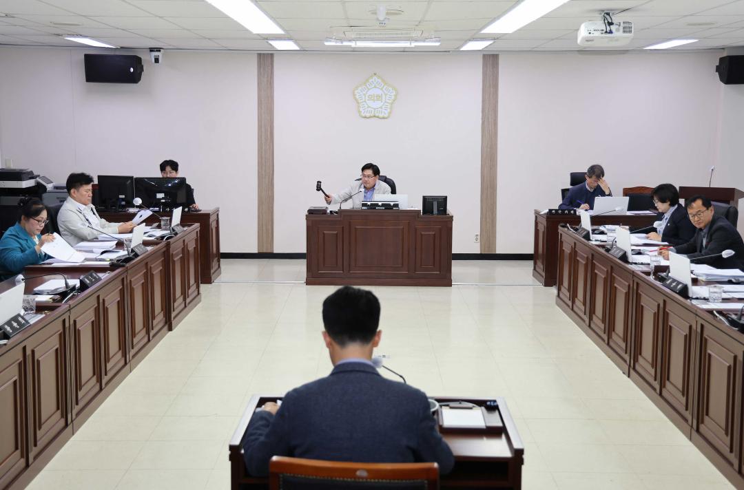 '제223회 안성시의회 임시회 제1차 조례등심사특별위원회' 게시글의 사진(3) '제223회 안성시의회 임시회 제1차 조례등심사특별위원회' 게시글의 사진(3)