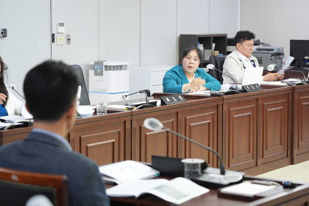 '제223회 안성시의회 임시회 제1차 조례등심사특별위원회' 게시글의 사진(10) '제223회 안성시의회 임시회 제1차 조례등심사특별위원회' 게시글의 사진(10)