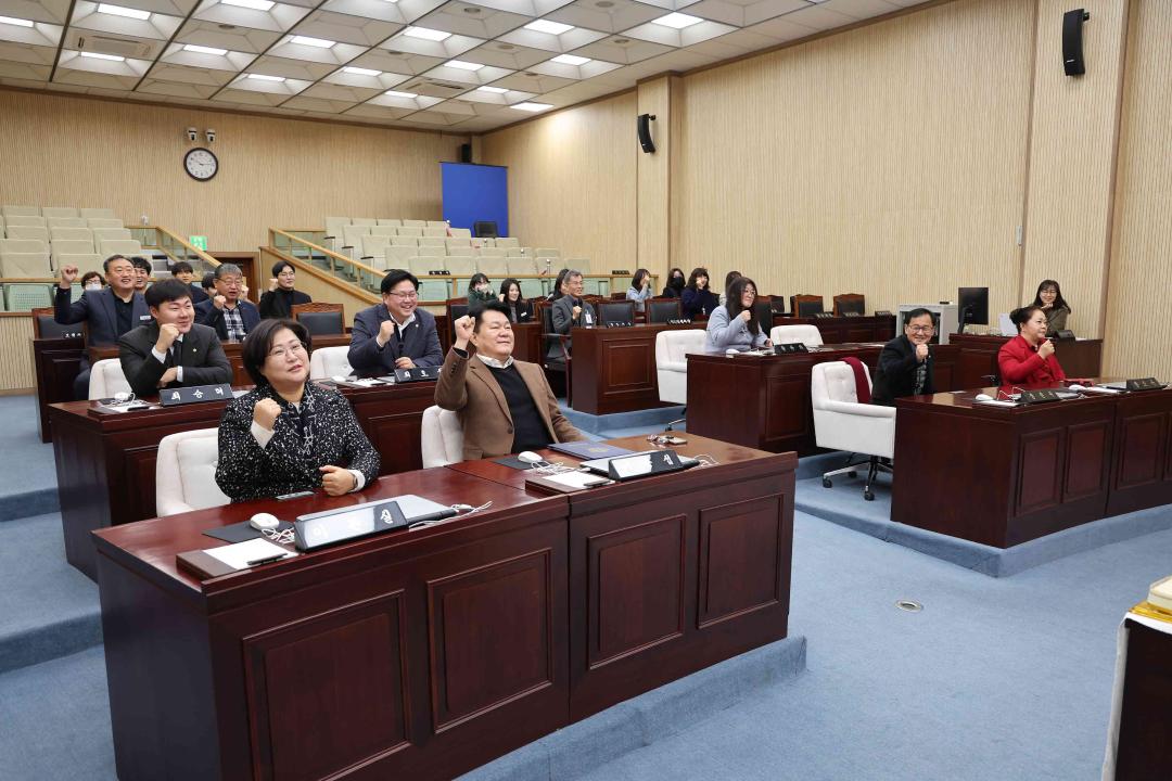 '2024년 안성시의회 시무식' 게시글의 사진(28)