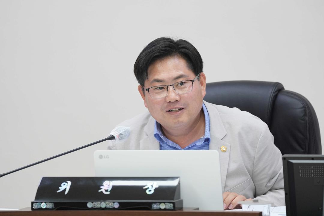 '제223회 안성시의회 임시회 제1차 조례등심사특별위원회' 게시글의 사진(6) '제223회 안성시의회 임시회 제1차 조례등심사특별위원회' 게시글의 사진(6)