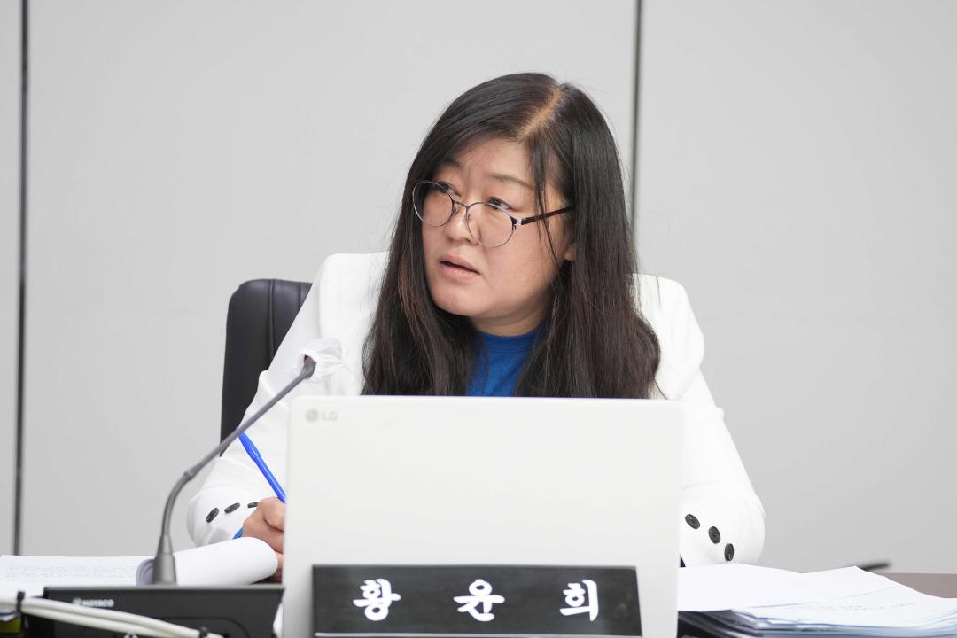 '제223회 안성시의회 임시회 제1차 조례등심사특별위원회' 게시글의 사진(32) '제223회 안성시의회 임시회 제1차 조례등심사특별위원회' 게시글의 사진(32)