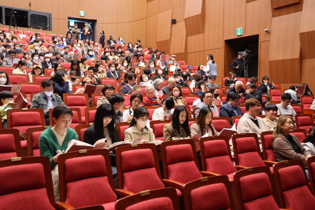 '안성맞춤여성합창단 제4회 자선음악회 참석' 게시글의 사진(3)